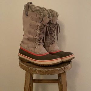 Sorel Women’s Joan of Arc Boot